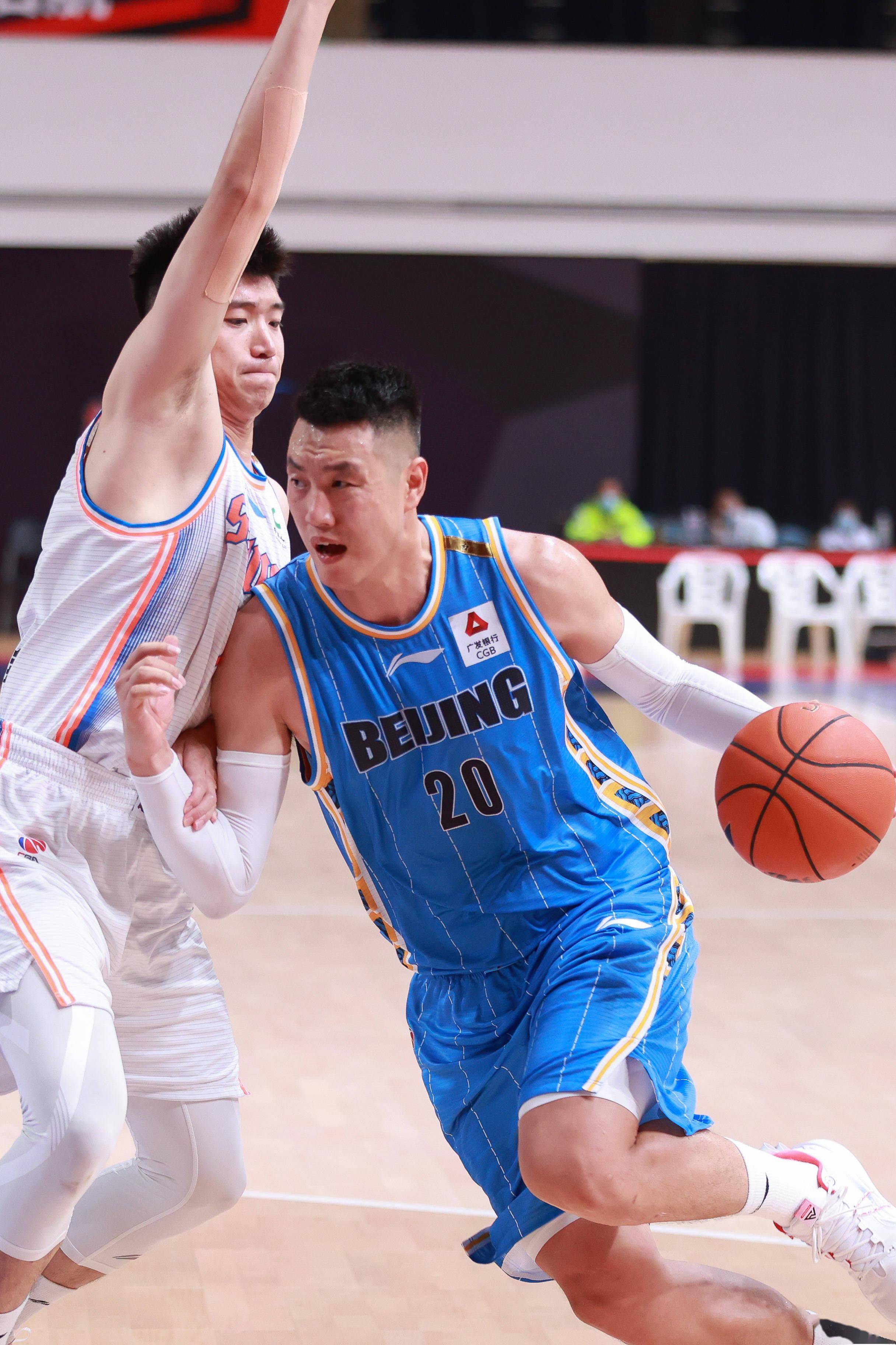 佳第六人与 佳第六人与